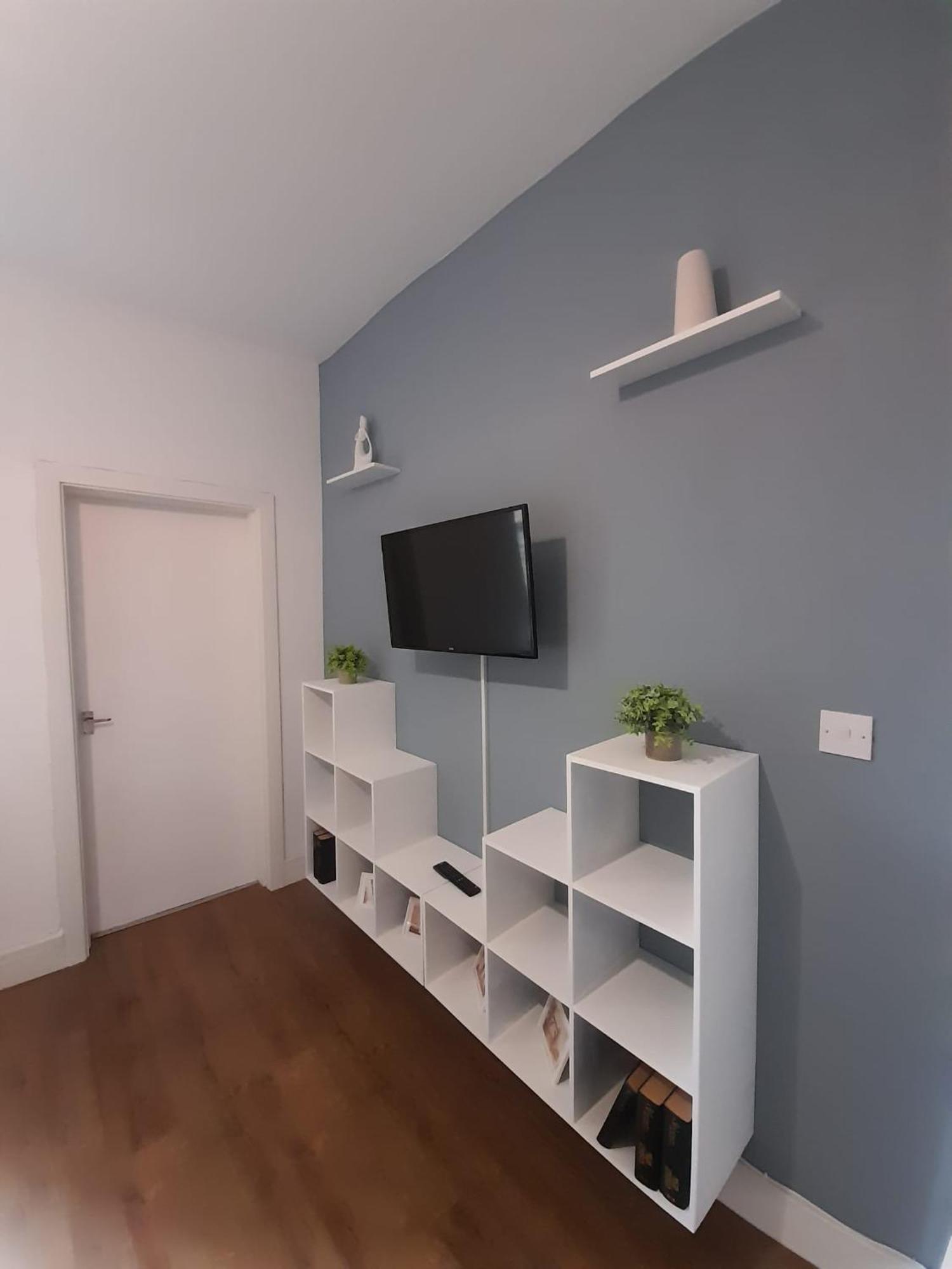 4 Double Bed En-suite Bathroom House Guest house Liverpool