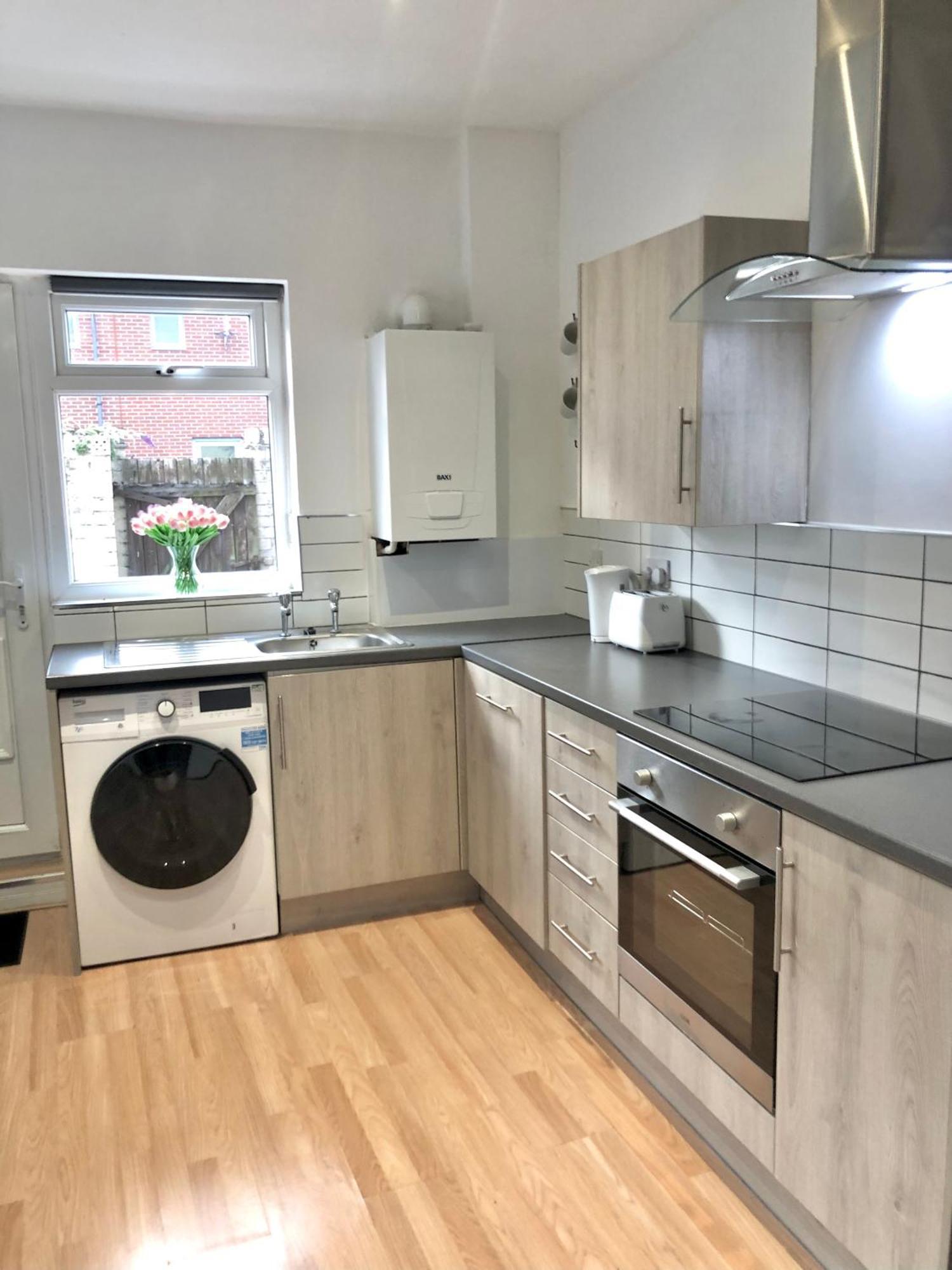 4 Double Bed En-suite Bathroom House Guest house *