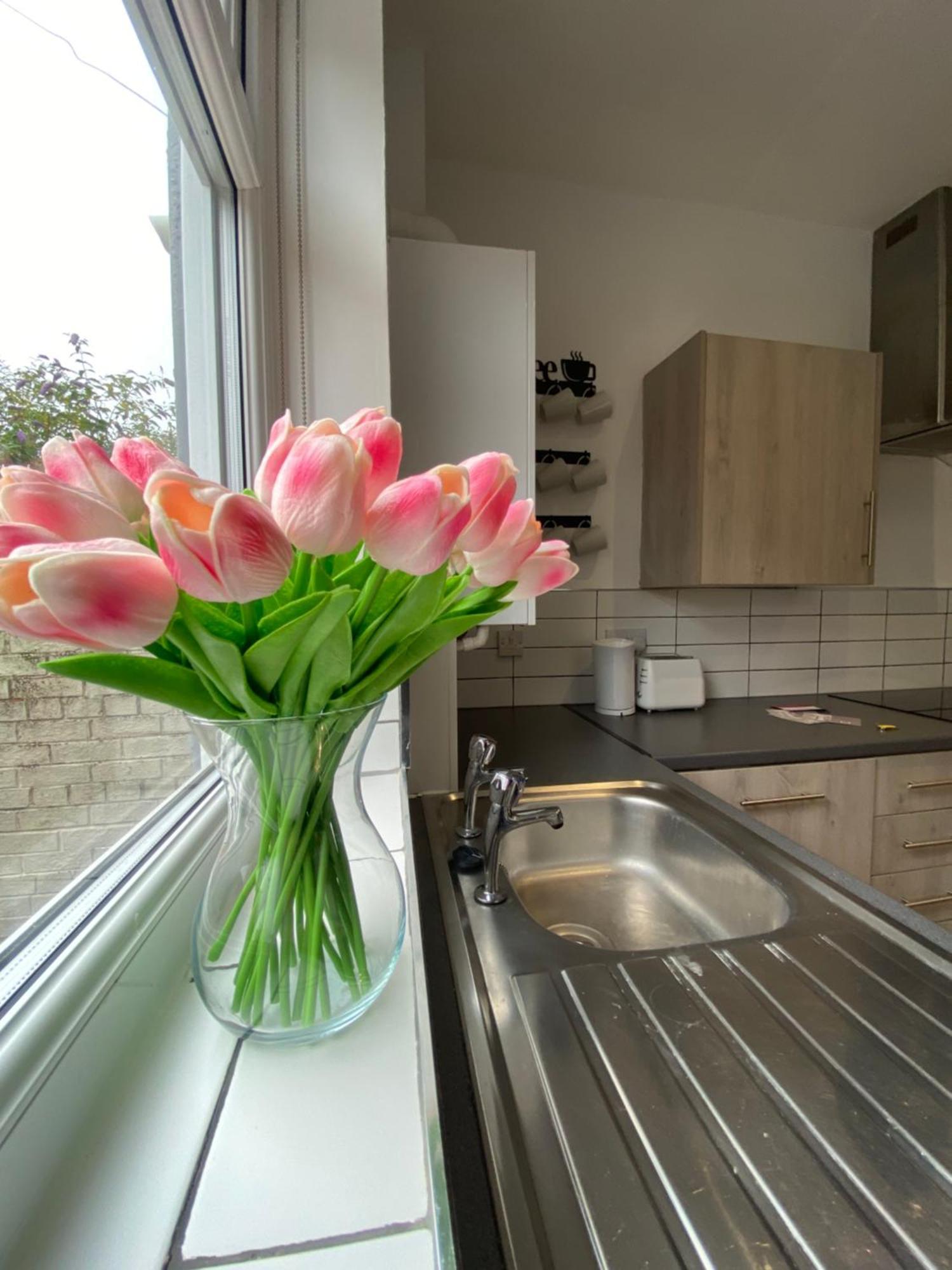 4 Double Bed En-suite Bathroom House Liverpool