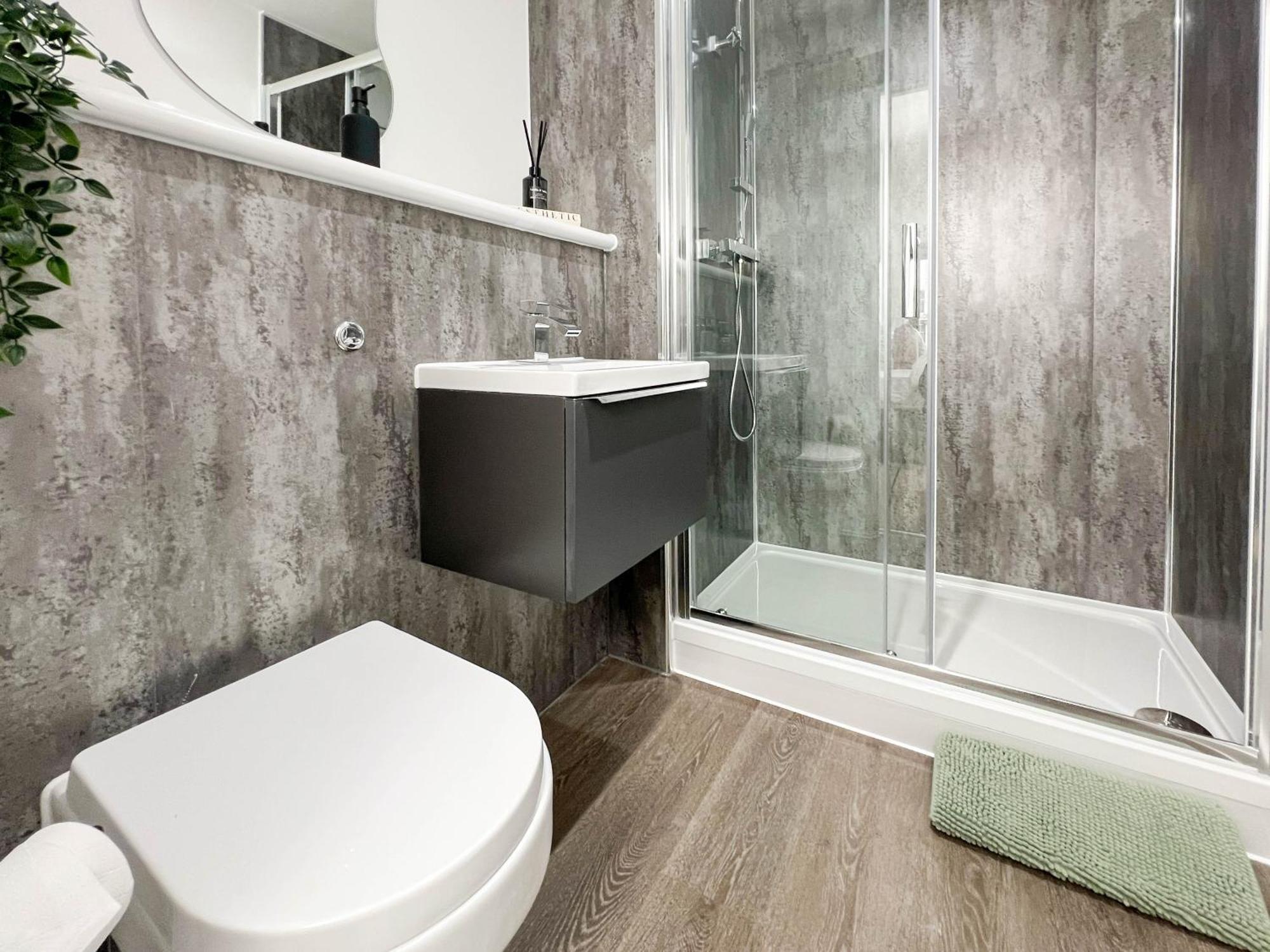Renaissance - 2bed - Sleeps 7 - Liverpool