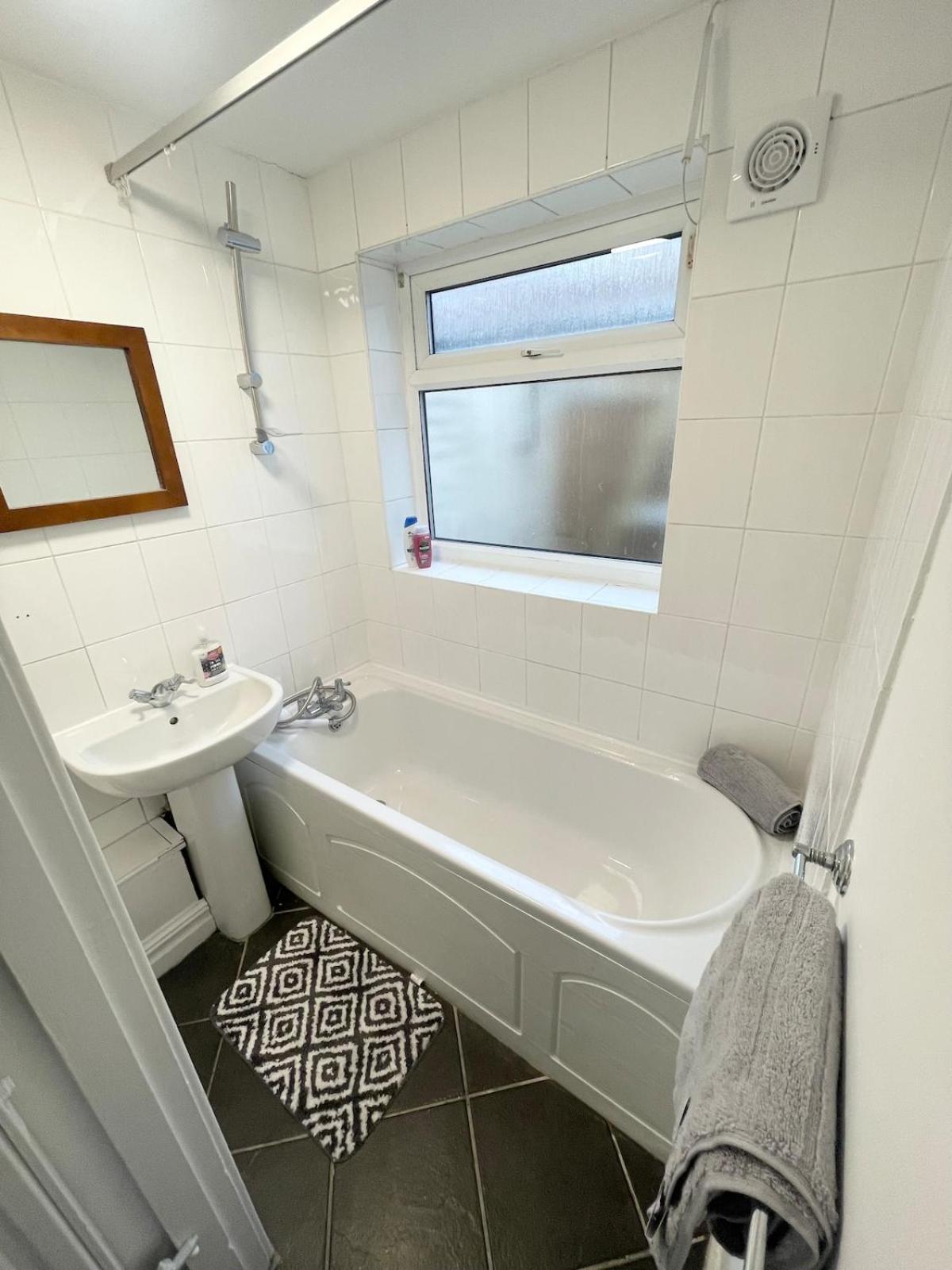 Holiday home Cute Two Bedroom House With Free Street Parking