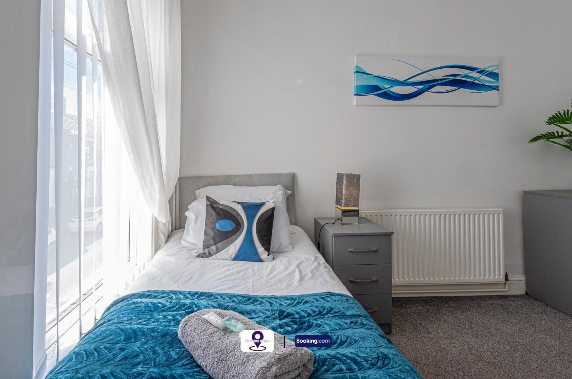 Last-minute Specials L Premium Offers L 4bdr House By Finesse Short Lets & Serviced With Free Wifi Holiday home