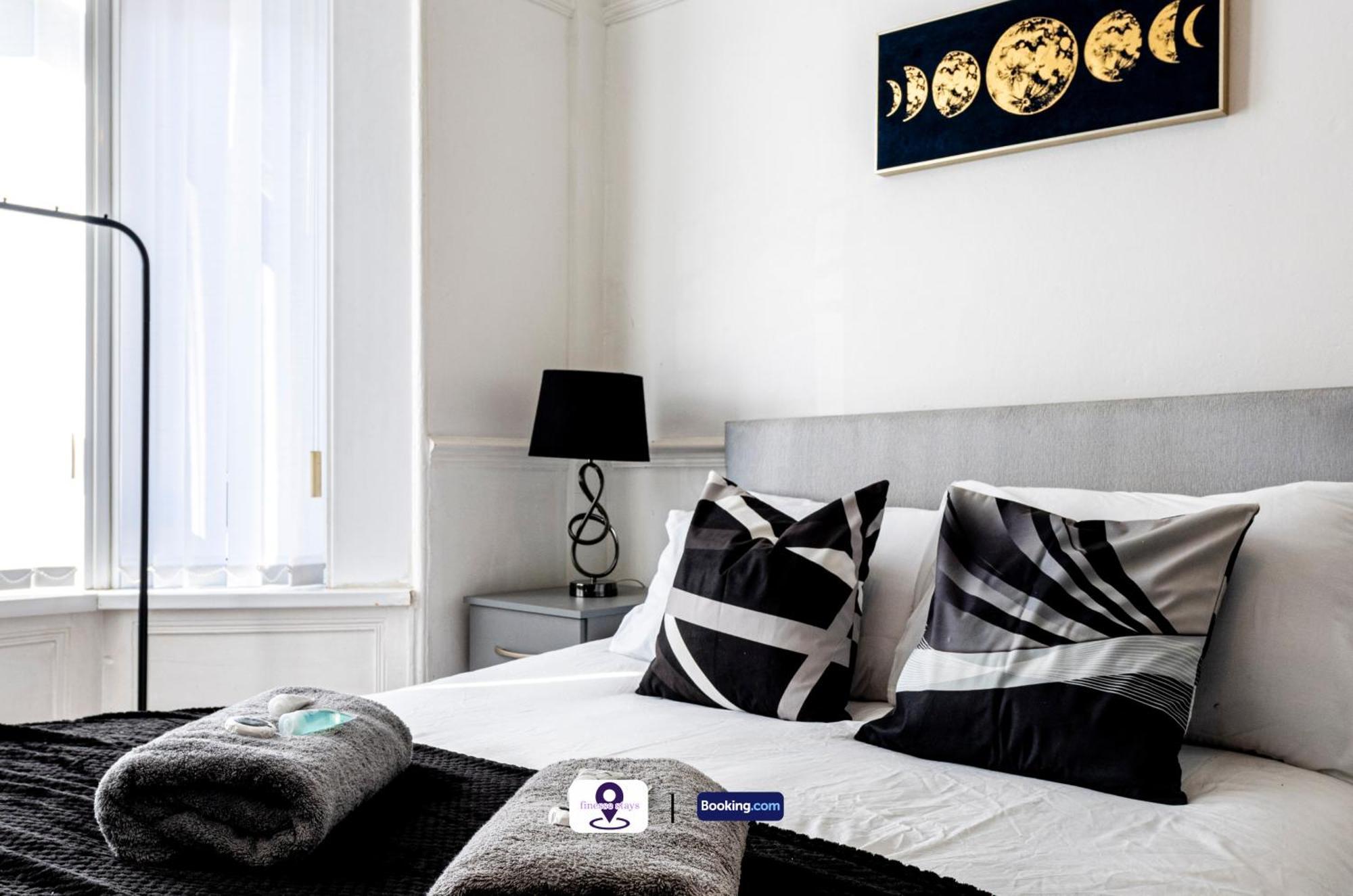 Holiday home Last-minute Specials L Premium Offers L 4bdr House By Finesse Short Lets & Serviced With Free Wifi Liverpool