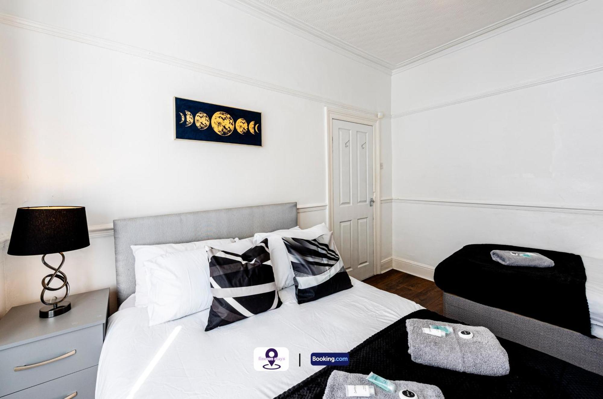 Last-minute Specials L Premium Offers L 4bdr House By Finesse Short Lets & Serviced With Free Wifi * Liverpool