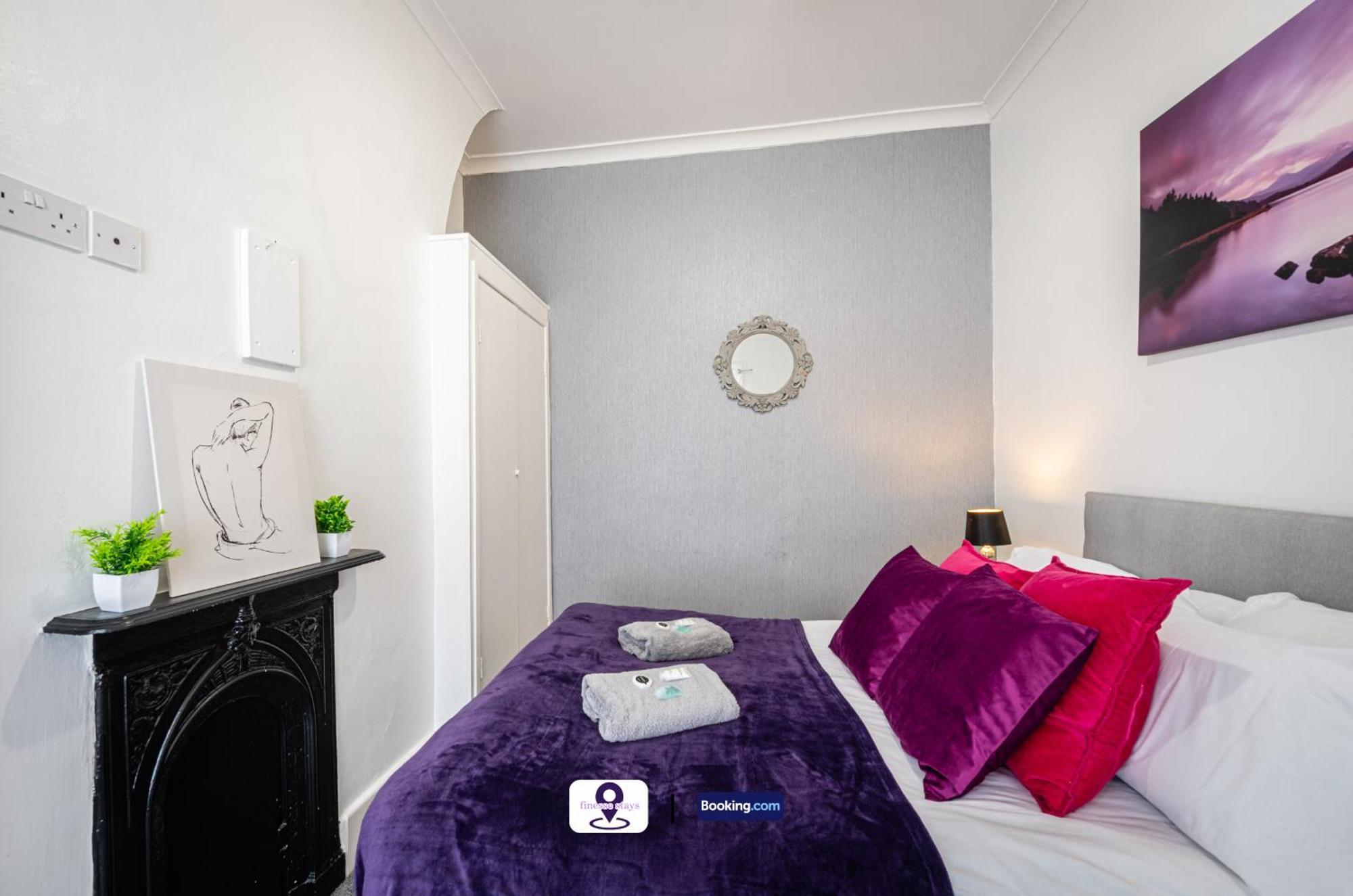 Last-minute Specials L Premium Offers L 4bdr House By Finesse Short Lets & Serviced With Free Wifi *