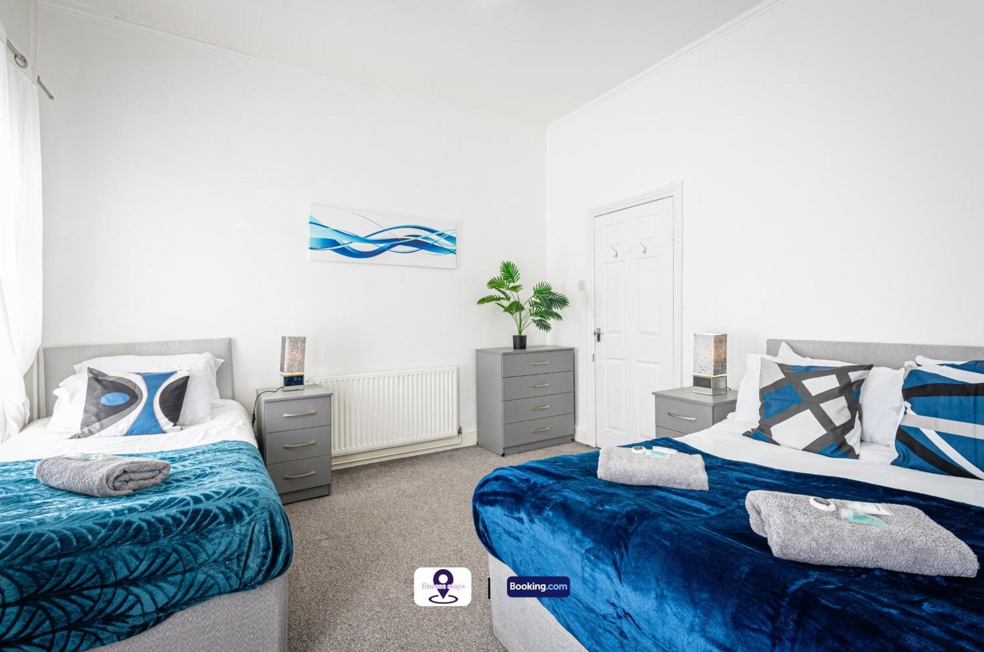 Last-minute Specials L Premium Offers L 4bdr House By Finesse Short Lets & Serviced With Free Wifi * Liverpool