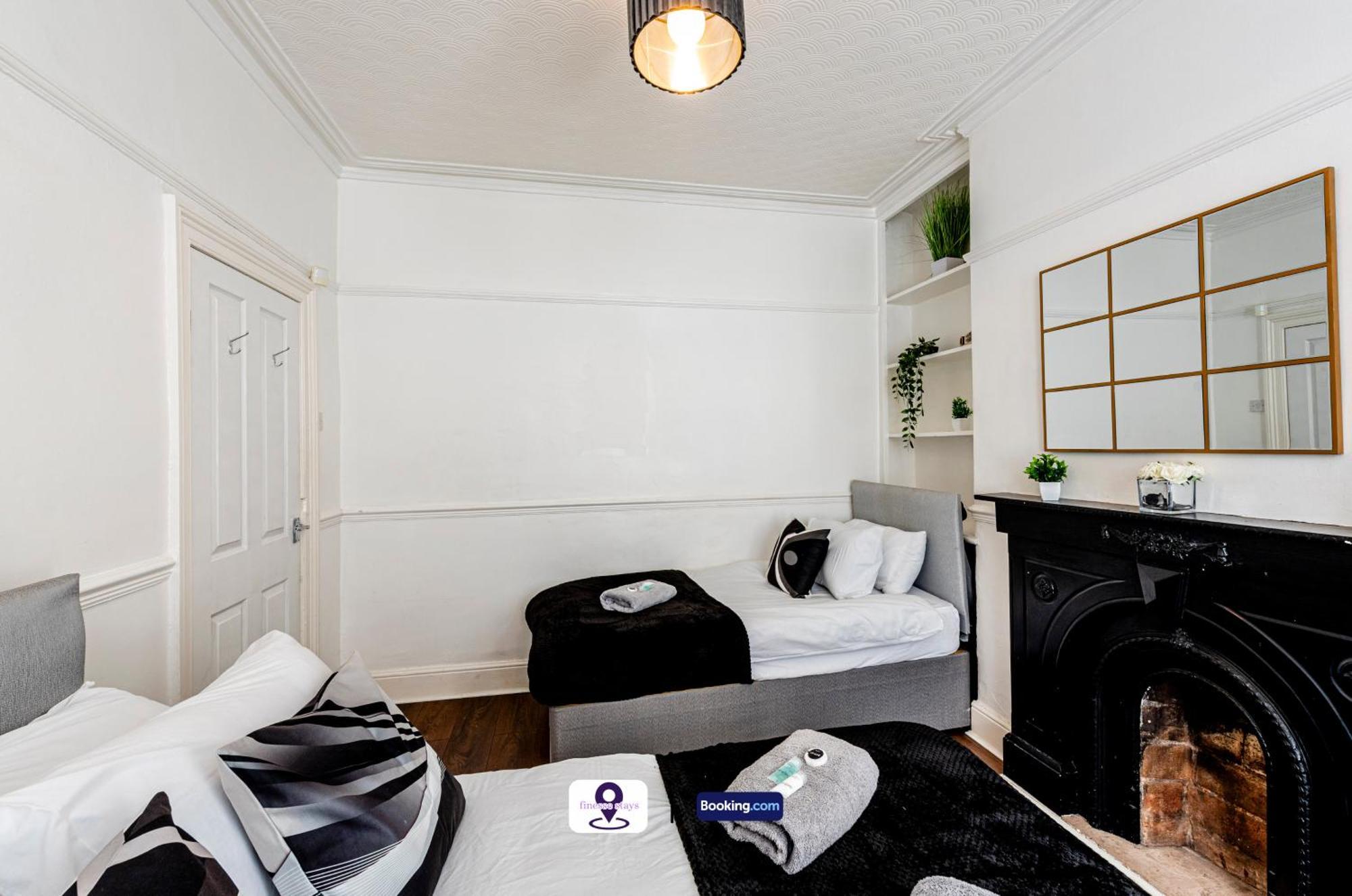 Last-minute Specials L Premium Offers L 4bdr House By Finesse Short Lets & Serviced With Free Wifi Holiday home *