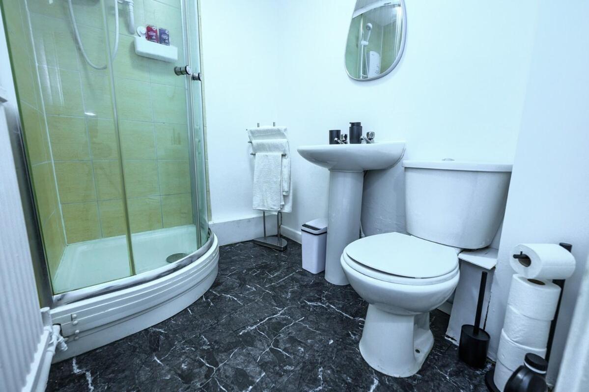 Fully Furnished 1br L Wifi, Kitchen, Apartment *