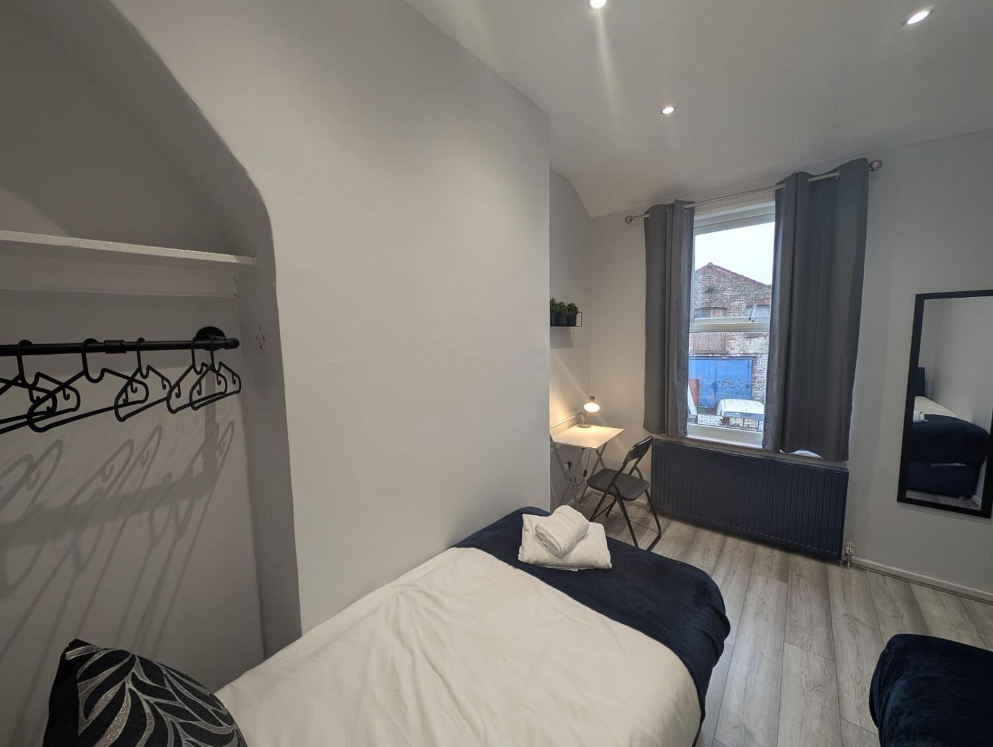 3bed 2bath House - Free Parking - Close To Everton & Fc- Managed By Chique Ltd Holiday home Liverpool