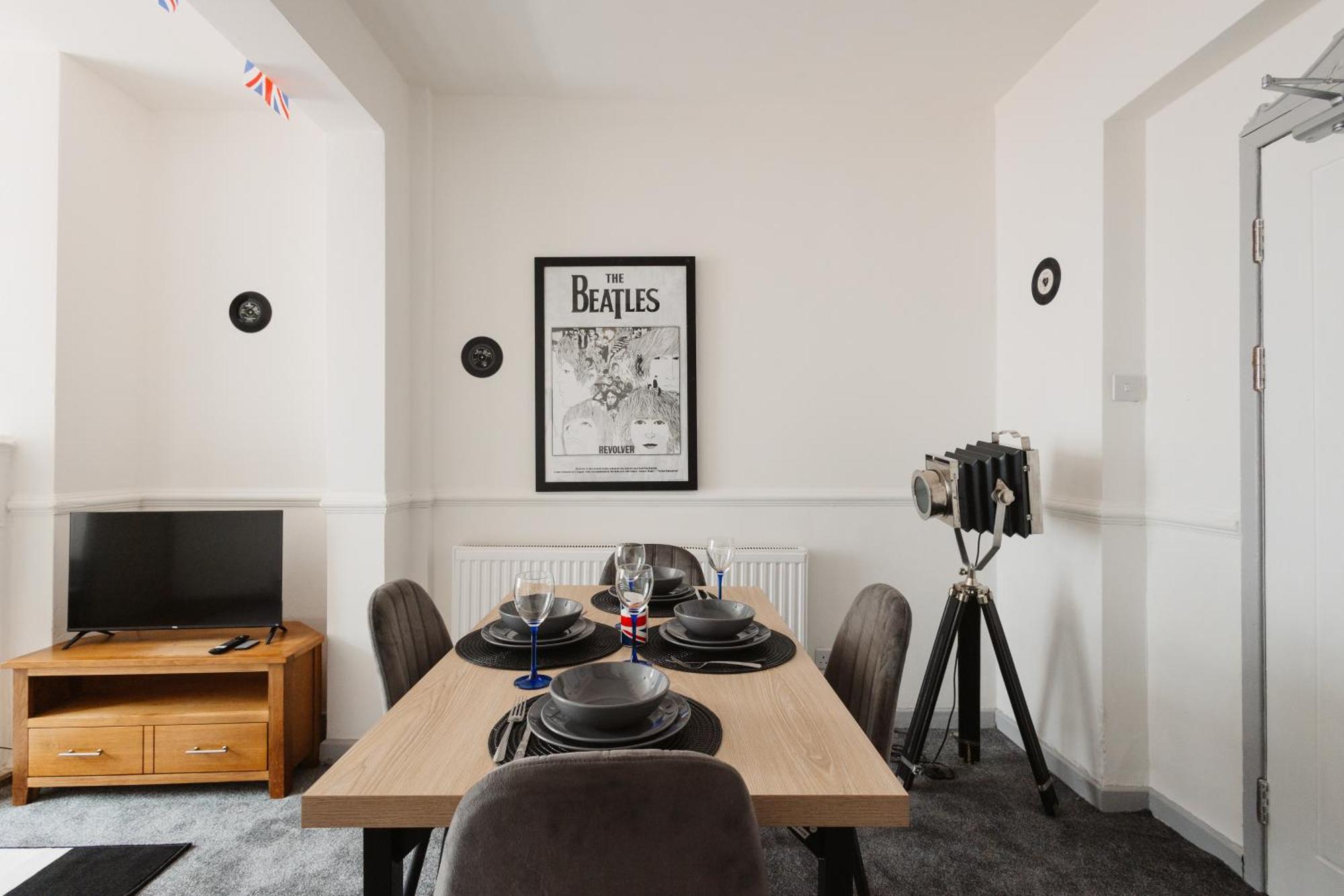 Holiday home Let It Retreat , Anfield, Beatles Themed Liverpool