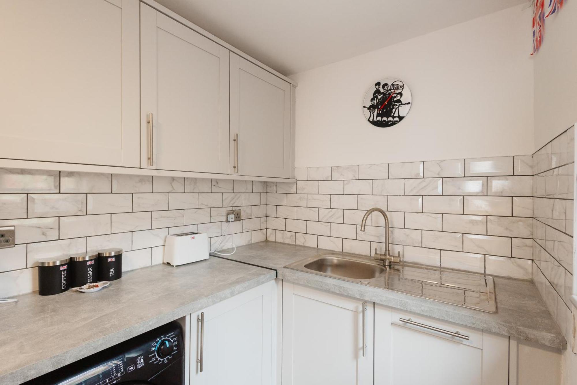 Let It Retreat , Anfield, Beatles Themed Holiday home