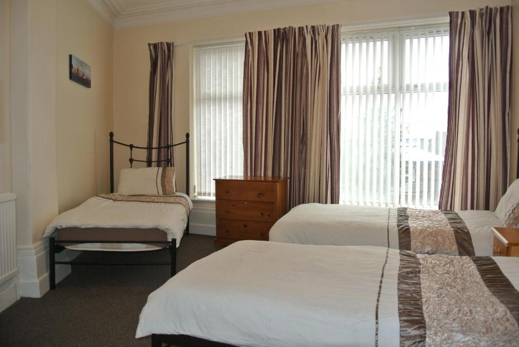 Lyndan Guest Liverpool