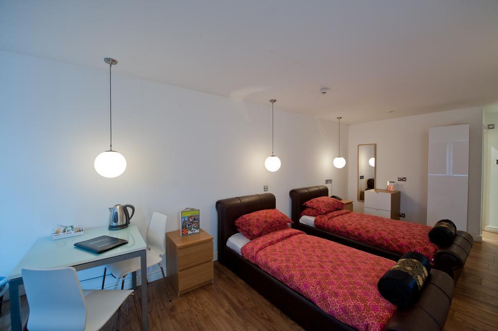 Parr Street 4*