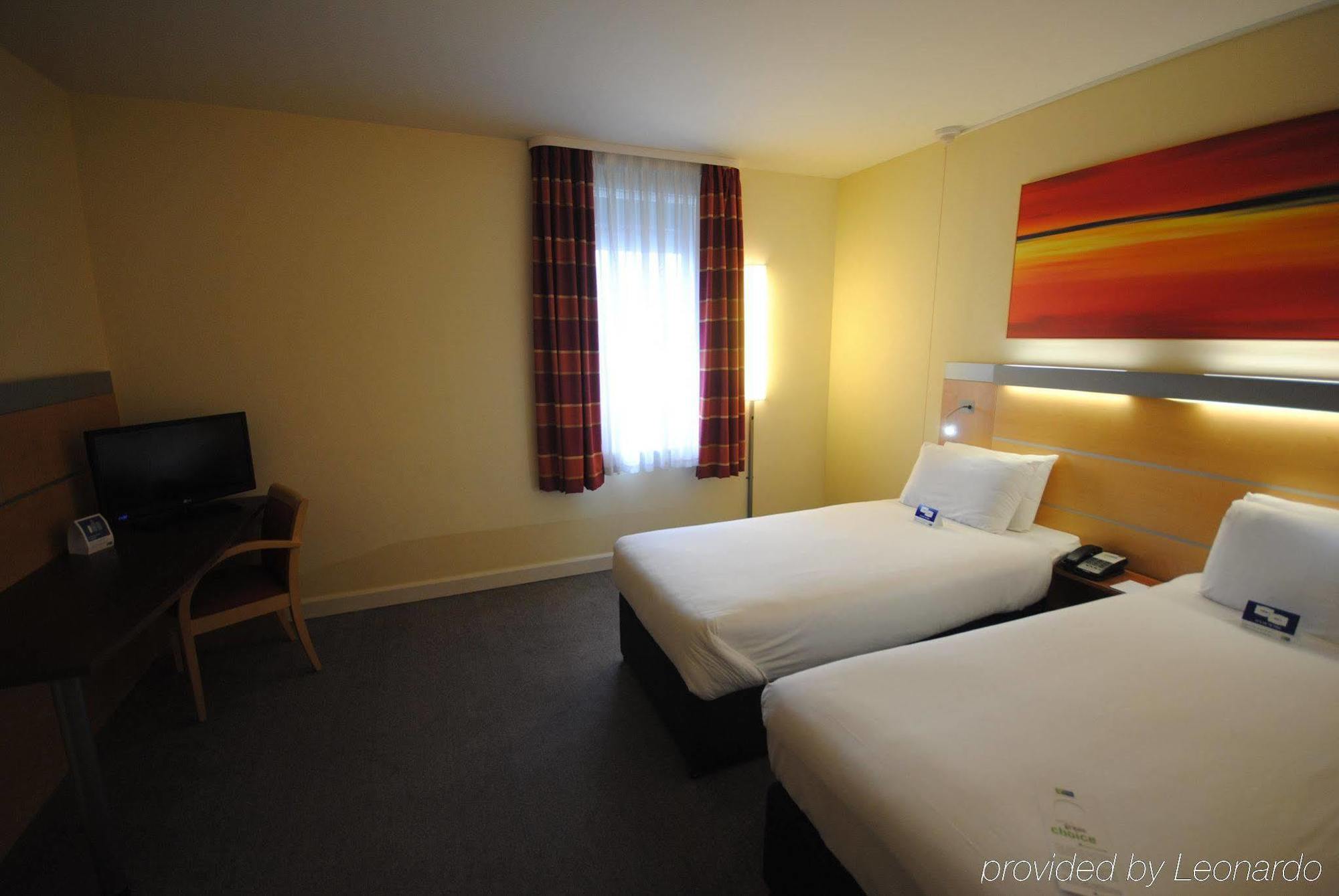 Holiday Express John Lennon Airport 3* Liverpool