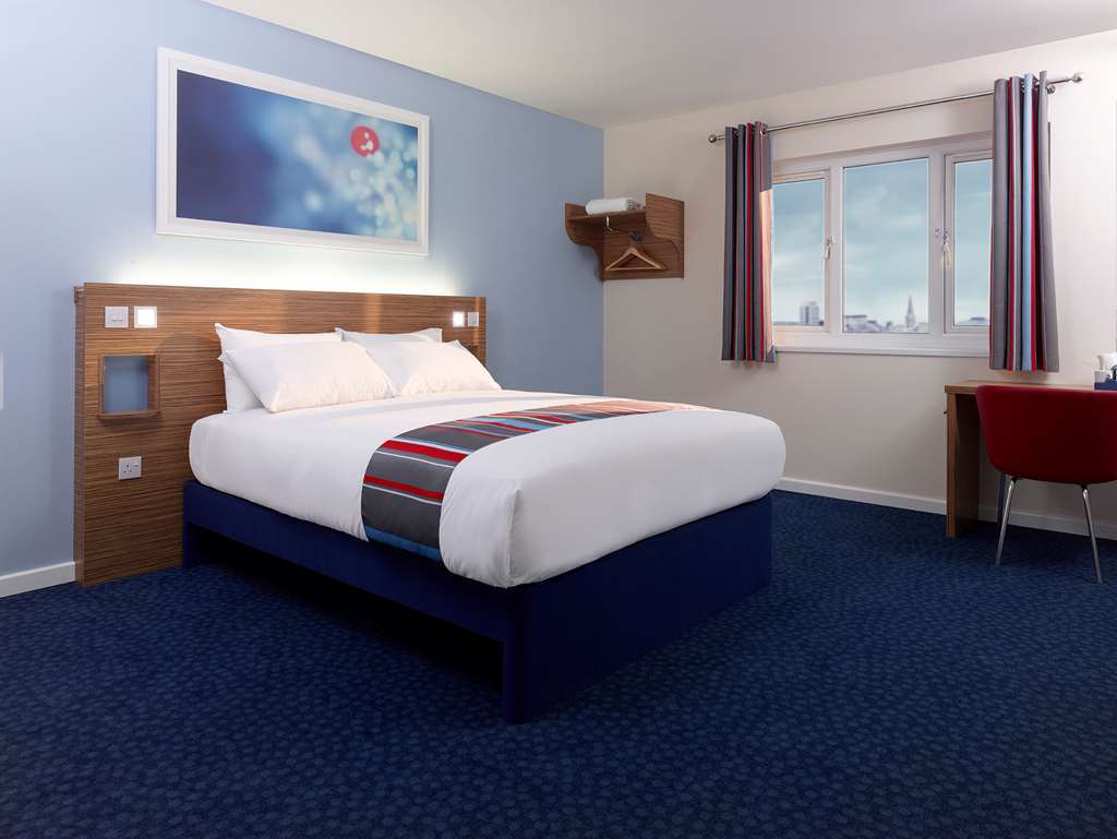 Hotel Holiday Express John Lennon Airport