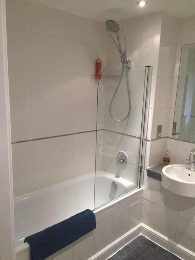 Liverpool Party Pads - Infinity Apartments *