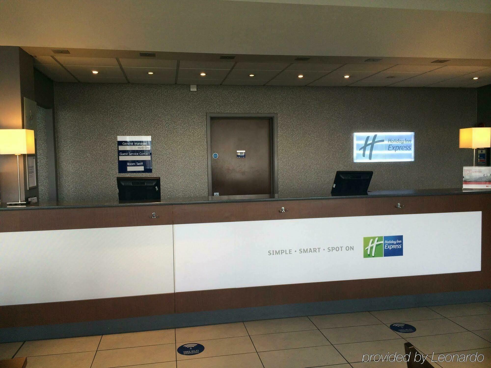 Holiday Express John Lennon Airport Hotel