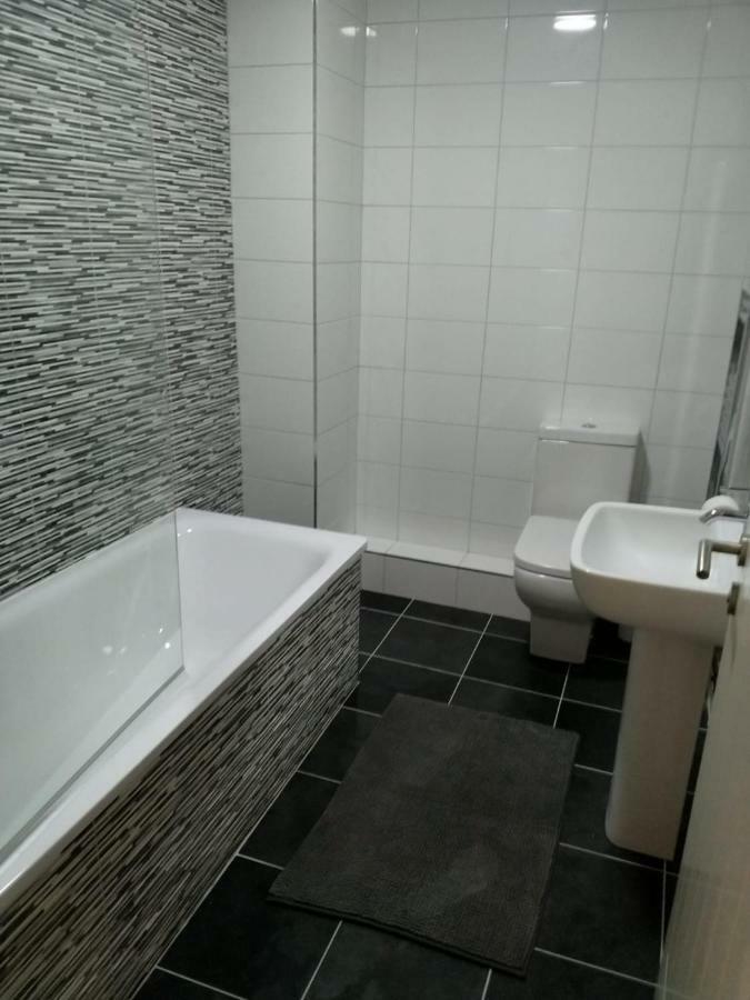 Homestay Denny Guests House / Lane Liverpool