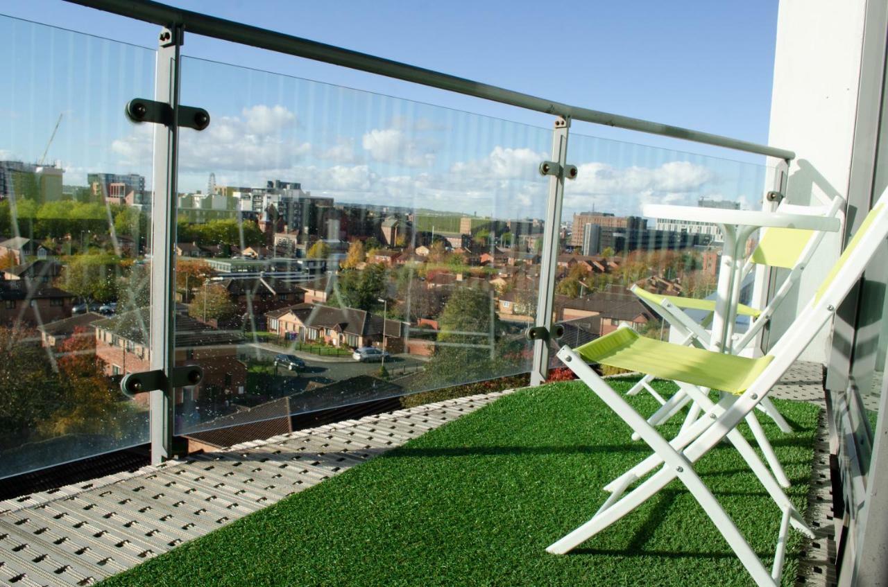 Apartment Serviced In Centre - Free Parking - Balcony - By Happy Days