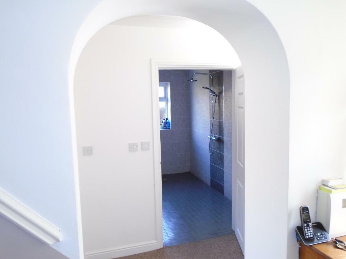 Tea In - Private - Quiet - Ground Floor - En-suite - Walk-in-shower