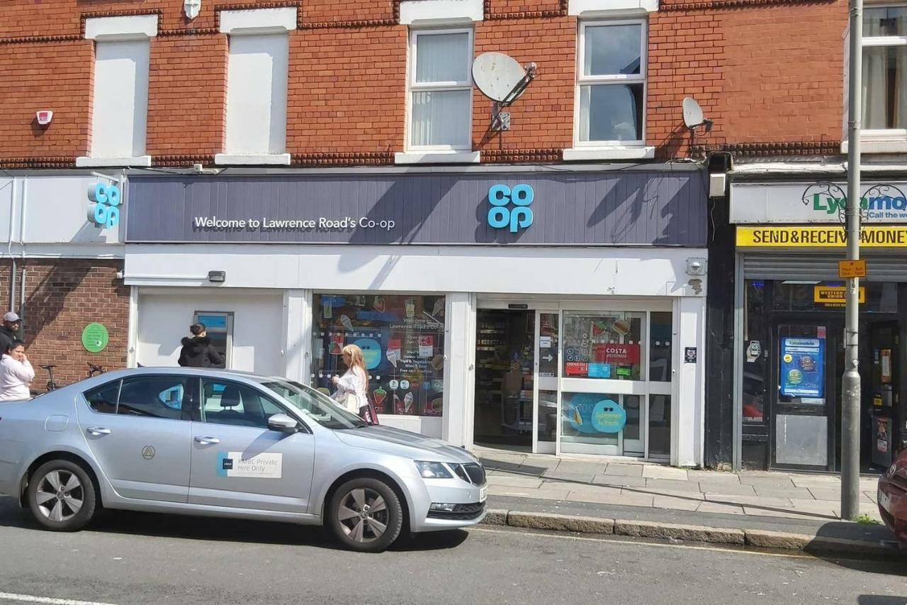 Bright, Comfortable Home, Convenient For Centre * Liverpool