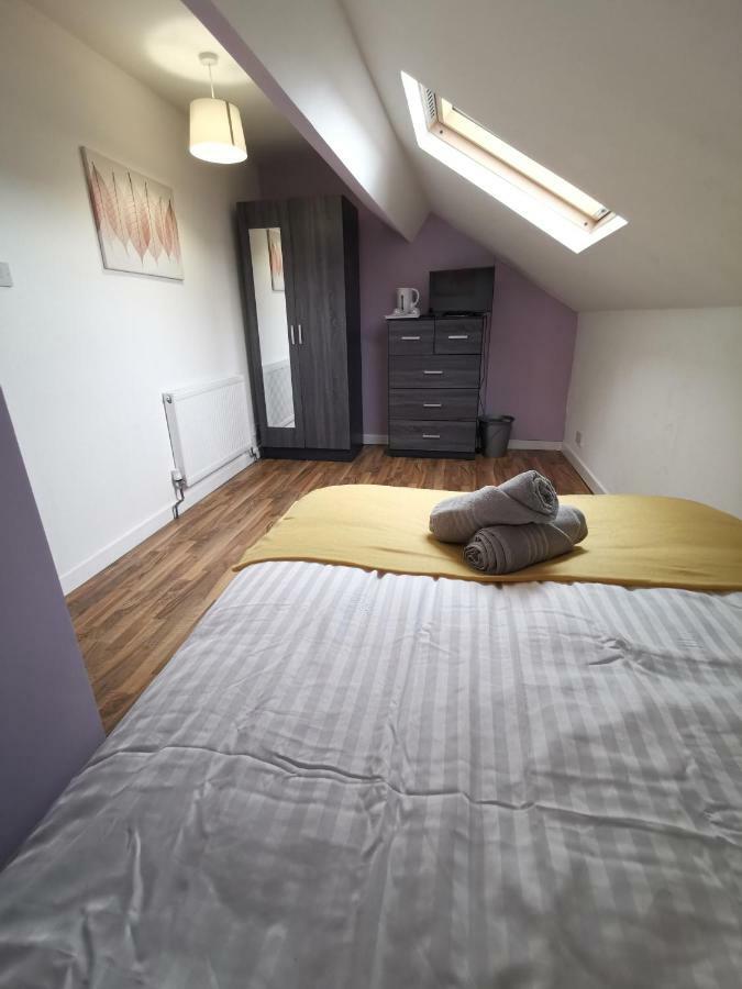 Oz Anfield - Canon Guest house Liverpool