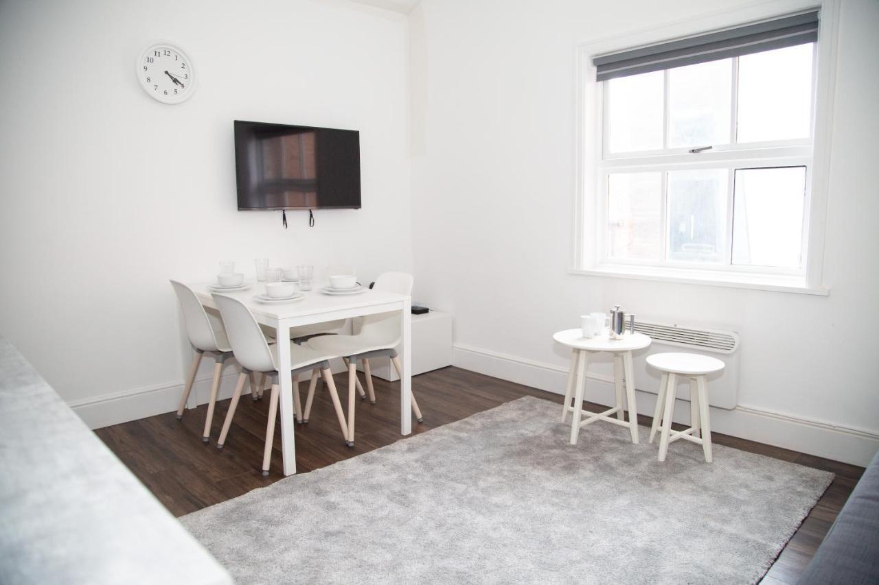 Serviced In Centre - L1 Boutique By Happy Days *
