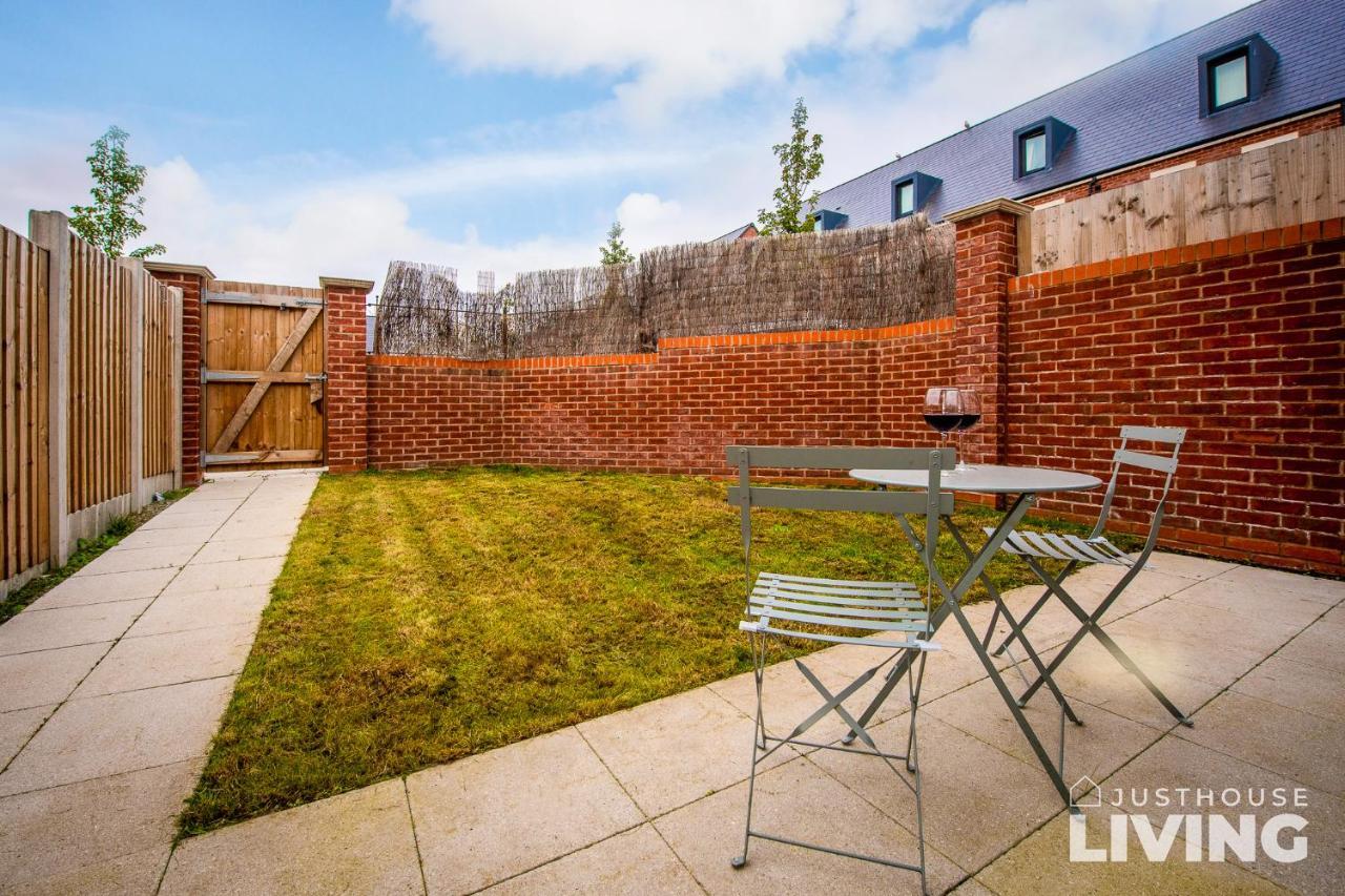 New Modern Townhouse Close 2 Centre Private Parking Liverpool