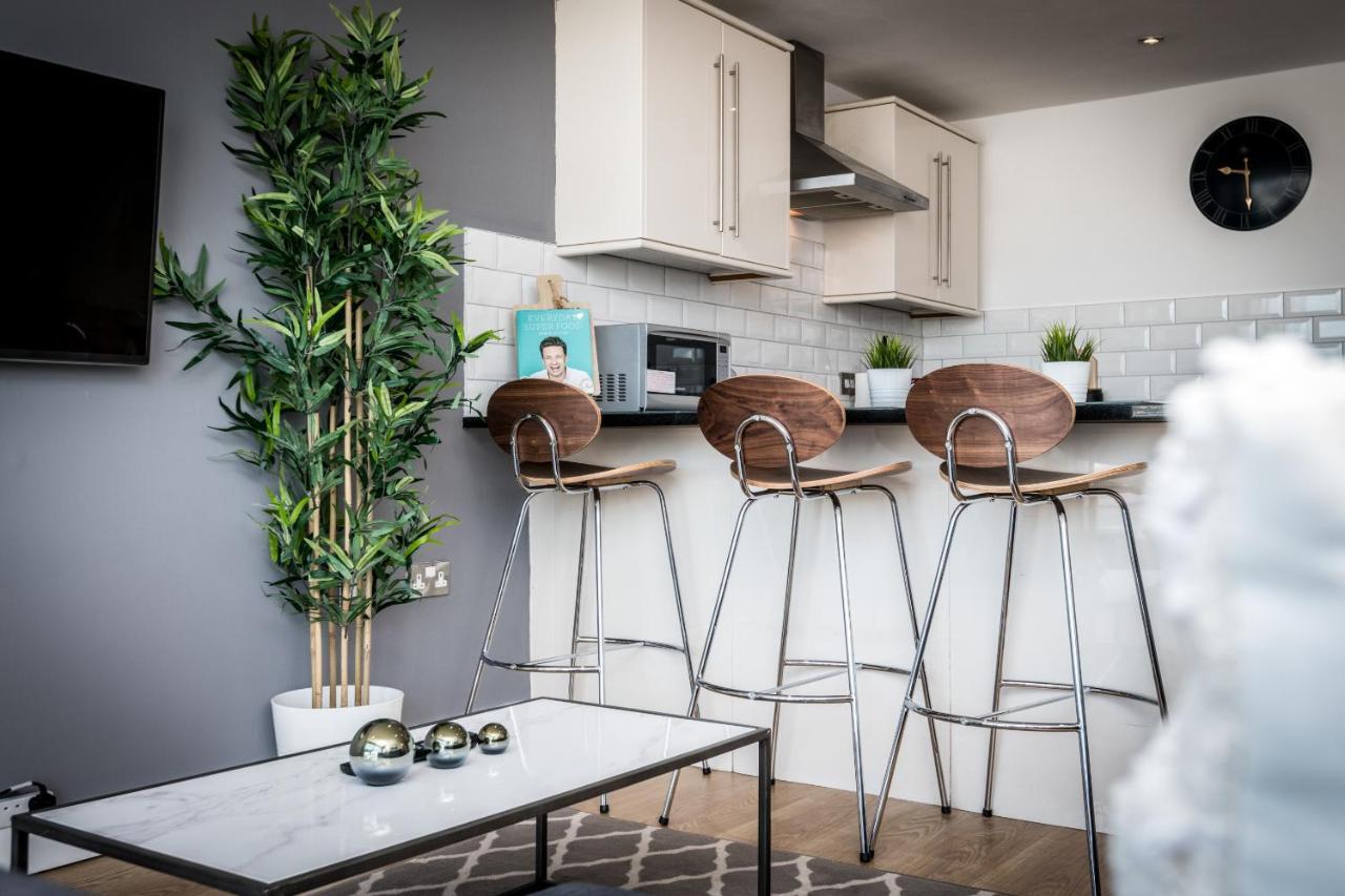 Stylish Penthouse Apt With Roof Garden Liverpool