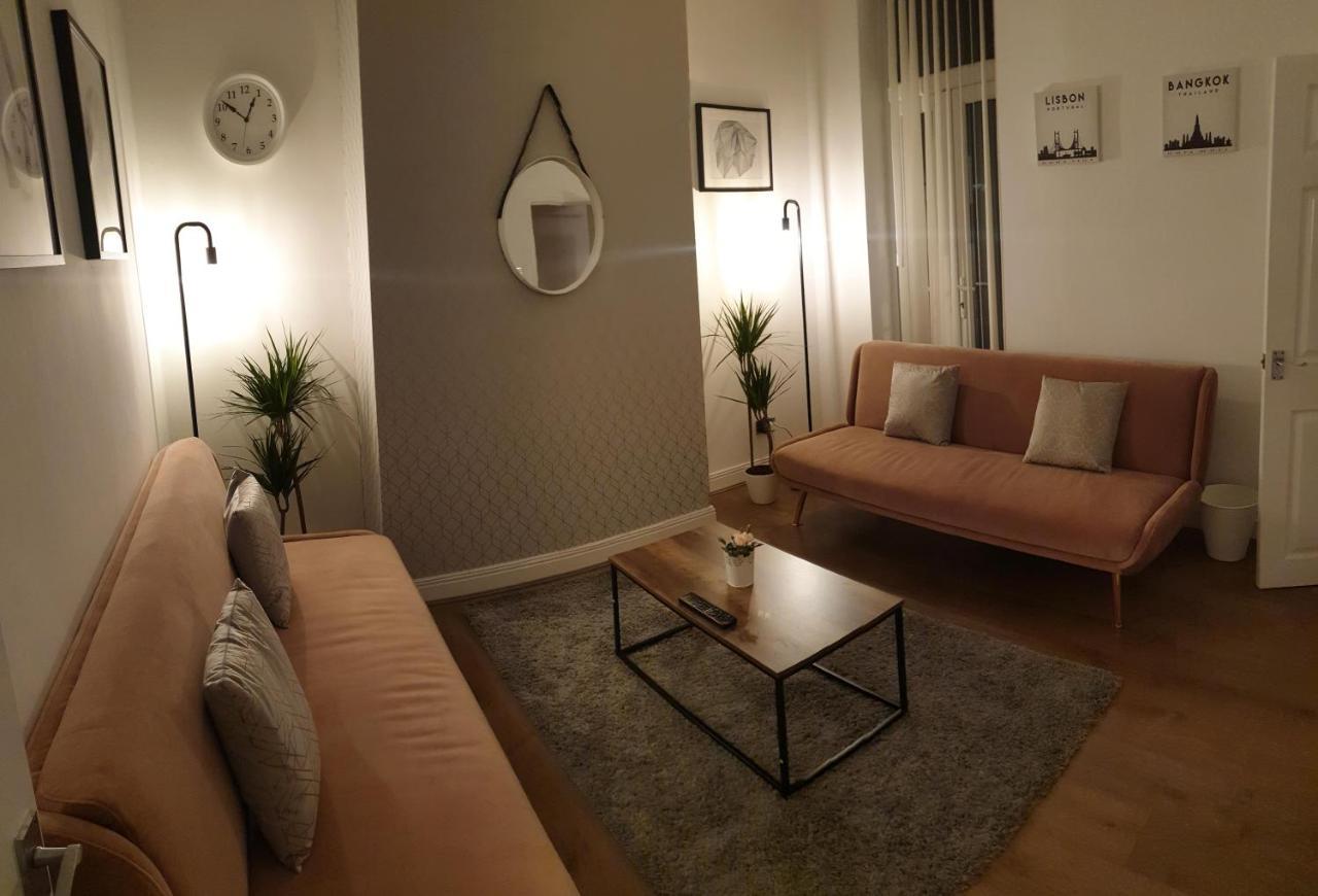 4 Bedrooms, Sleeps 10, Near Lfc & Efc * Liverpool