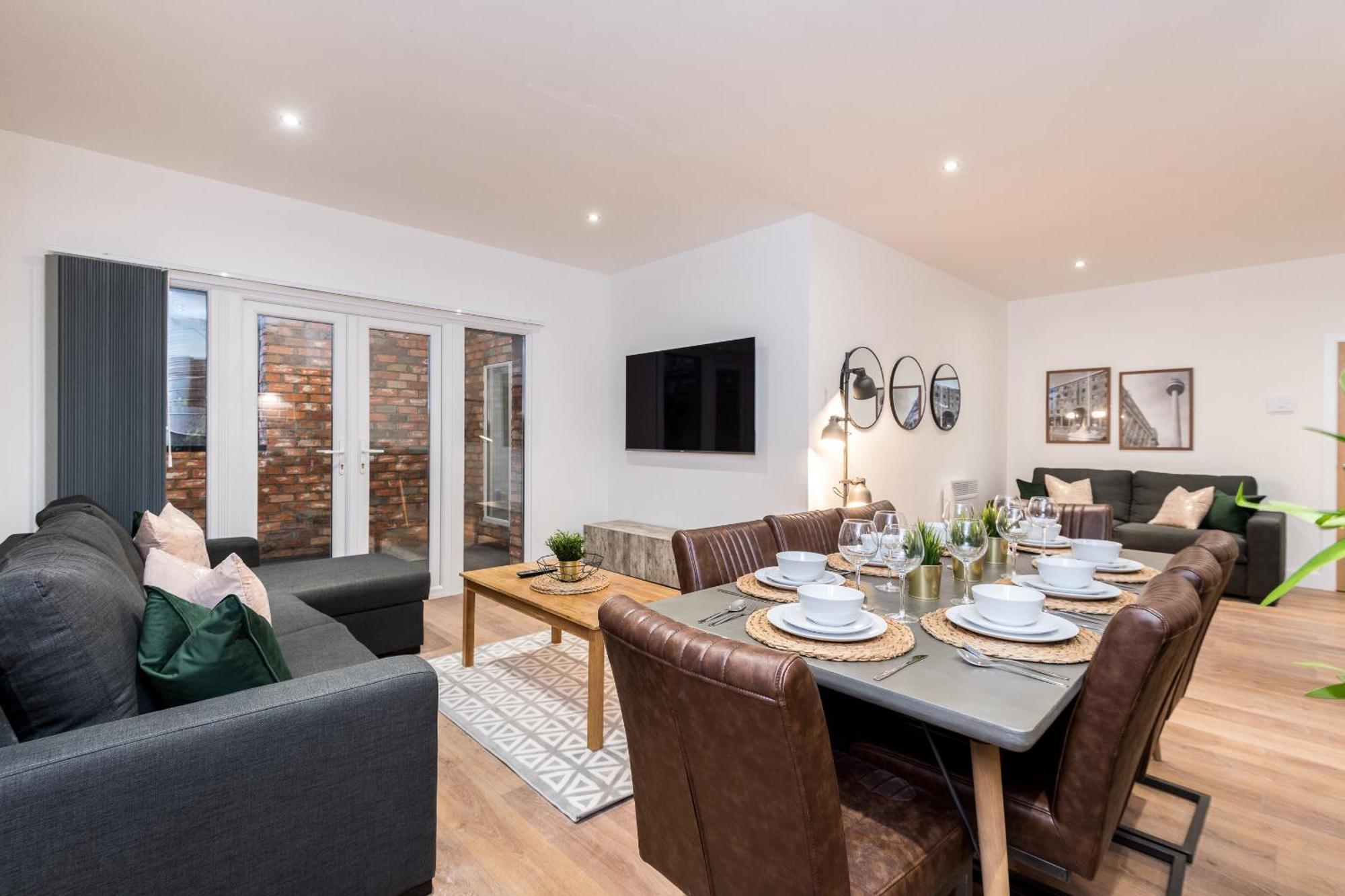 Apartment Sgt Peppers Mathew Street By Happy Days