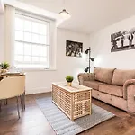 Prestige Stay Aparthotel - Cavern Quarter Party Apartments