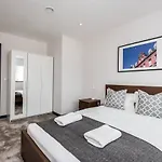 Waterfront Apartment With View Of Liver Building