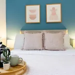 Conningsby House - Air Host & Stay - 6 Bedrooms In Anfield