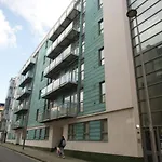 2 Bedroom Free Parking By Concert Square Sleeps 8