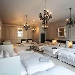 The V.I.P Suite - Sleeps 24! Best For Large Groups