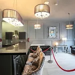 The V.I.P Suite - Sleeps 24! Best For Large Groups