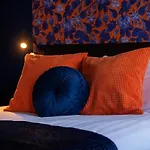 Hornsey House - Air Host & Stay - 5 Bedrooms Sleeps 10
