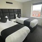 Hosted By Ryan - 2 Bedroom Apartment