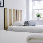 Host & Stay - Fleet Nightlife
