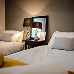 Liverpool Harrow Road Sleeps 6- Infinity Apartment