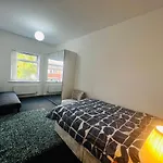 Liberty Inn 4 Bed 2 Bathroom Sharing House For 12 People