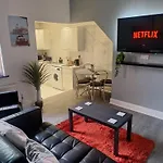 Family House Sleeps 10