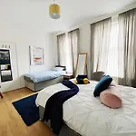 Spacious Anfield Apartment Next To Lfc With Netflix Sleeps 9 Perfect For Large Groups