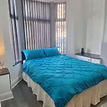 Family House Sleeps 10