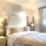 Award Winning Large Stylish 3 Bedroom City Centre Apartment Free Secure Parking