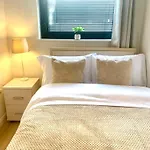 Award Winning Large Stylish 3 Bedroom City Centre Apartment Free Secure Parking