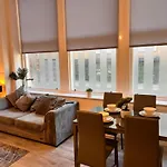 Families And Contractors Welcome! Central Beauty