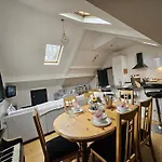 2 Bedroom City Centre Penthouse Loft Apartment