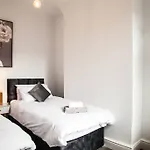 2 Bedroom House By Brookland Stays Serviced Accommodation Short Lets Liverpool With Free Wifi